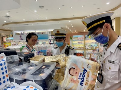 渝中區(qū)嚴查兒童衛(wèi)生用品市場，為祖國花朵筑牢健康防線